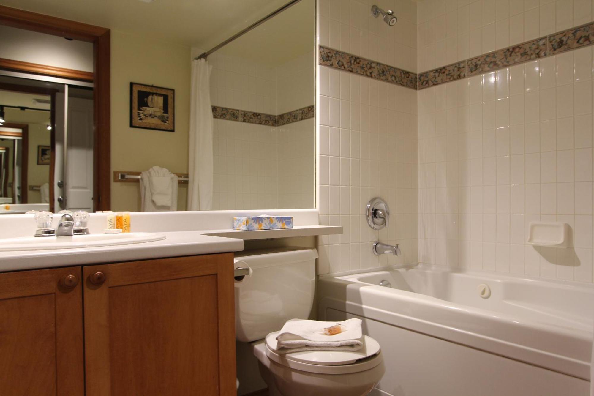 Glacier'S Reach By Whistler Retreats Room photo